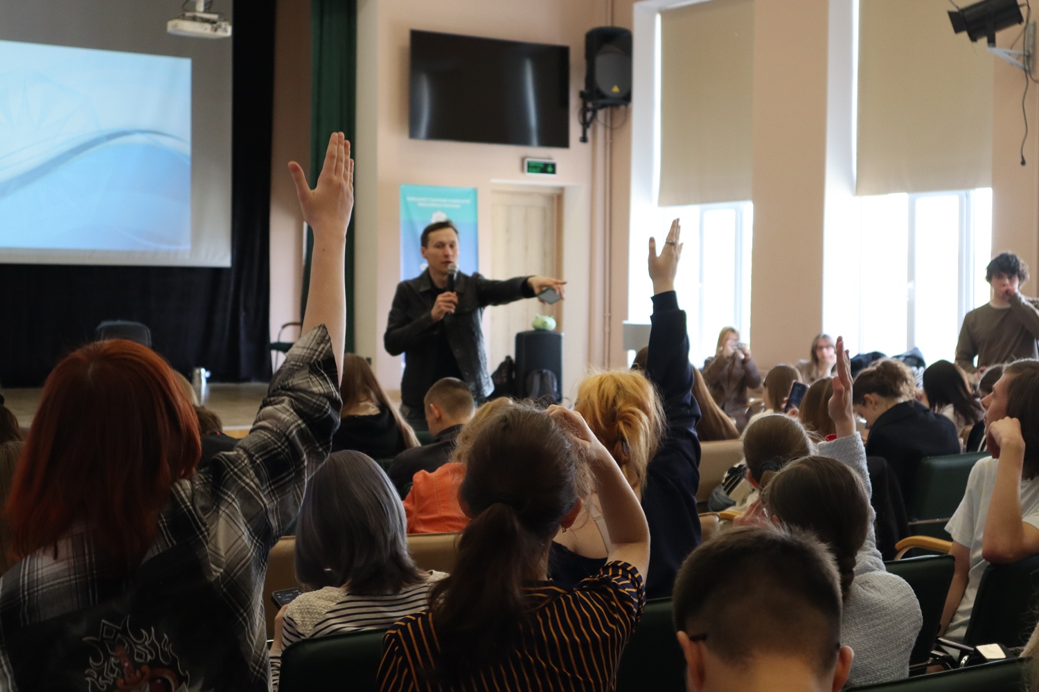  Зустріч студентів Коледжу з актором українського кіно та театру Костянтином Октябрьским в рамках проєкту 