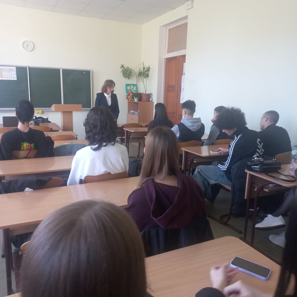Зустріч першокурсників із головою циклової комісії суспільних дисциплін і правознавства Юлією РЯБОКОНЬ