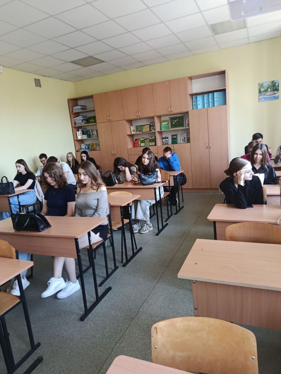 Онлайн-зустріч представників Освітнього центру Верховної Ради України зі студентами ІІІ курсу спеціальності "Право" Онлайн-зустріч представників Освітнього центру Верховної Ради України зі студентами ІІІ курсу спеціальності "Право"