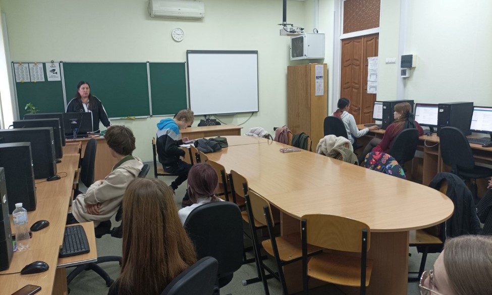 Організаційне засідання «Завдання та напрями роботи журналістського гуртка у новому навчальному році» Організаційне засідання «Завдання та напрями роботи журналістського гуртка у новому навчальному році»